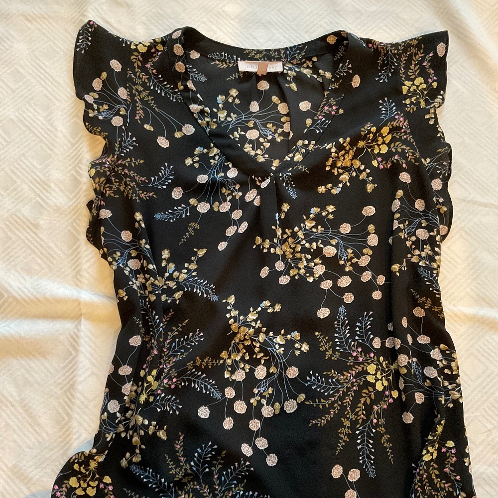 Philosophy Black Floral Vneck